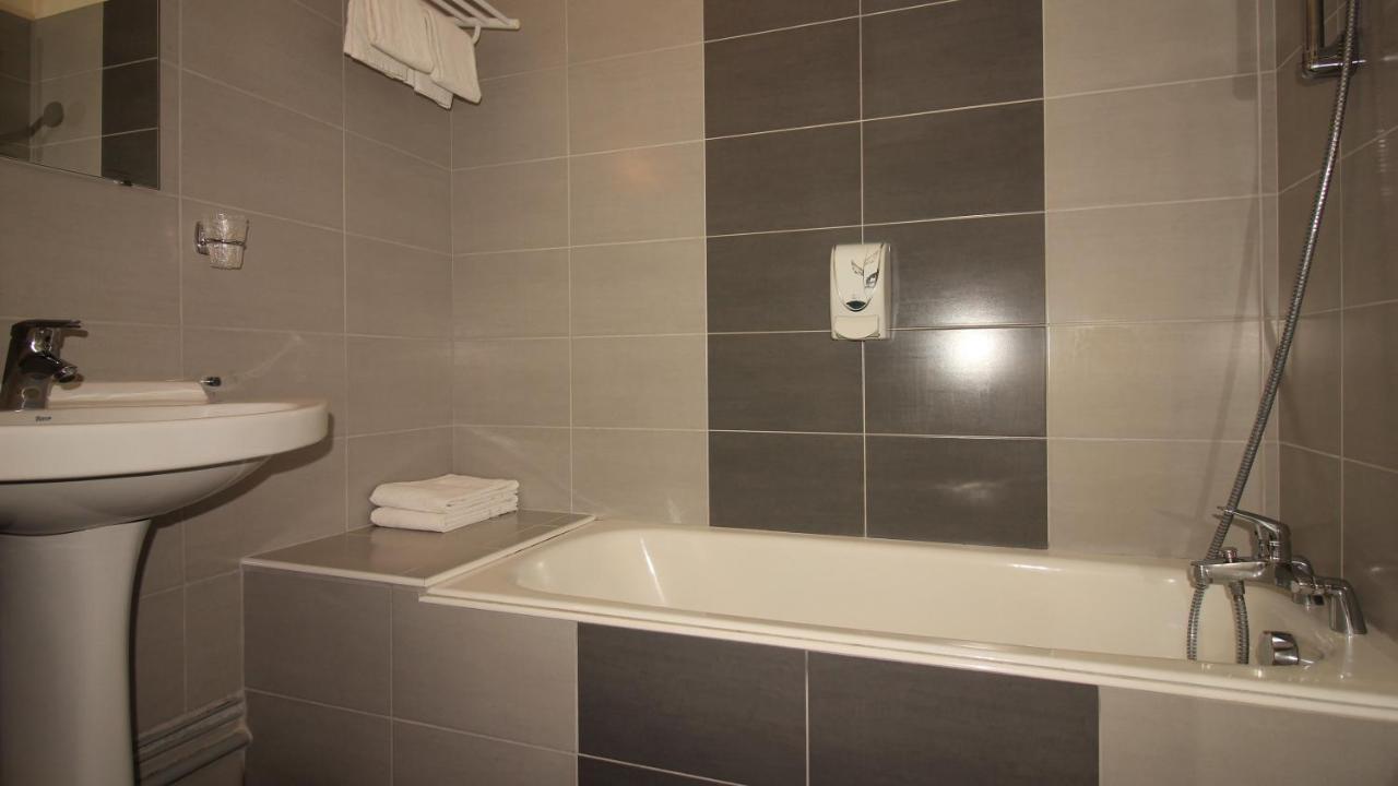 Logis Hotel Lodge La Valette Cesson-Sevigne Luaran gambar