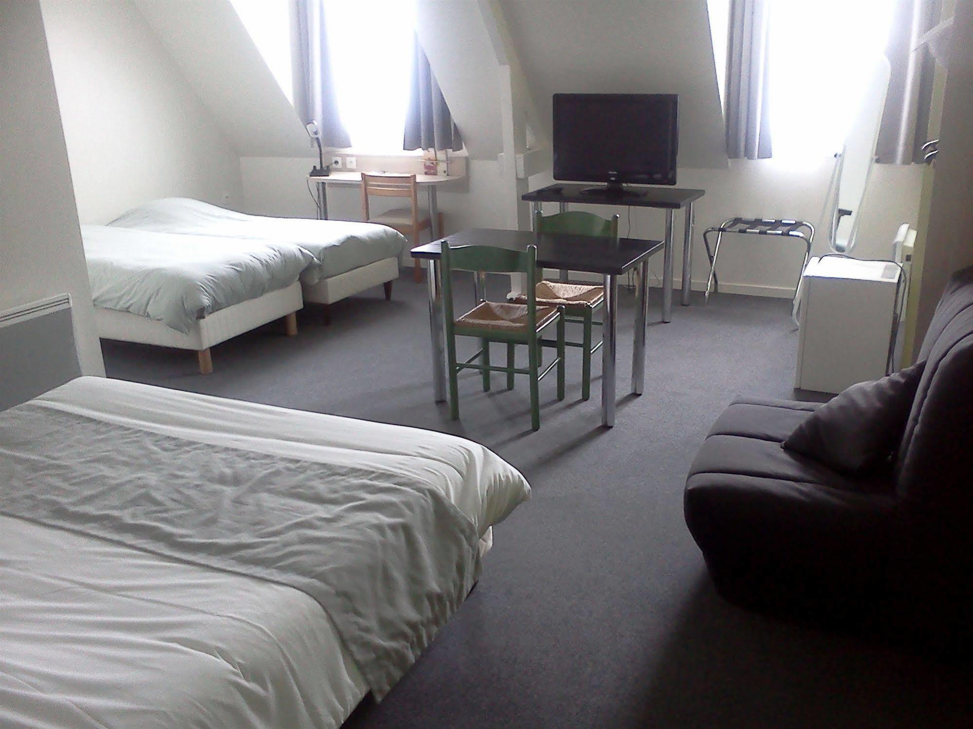 Logis Hotel Lodge La Valette Cesson-Sevigne Luaran gambar