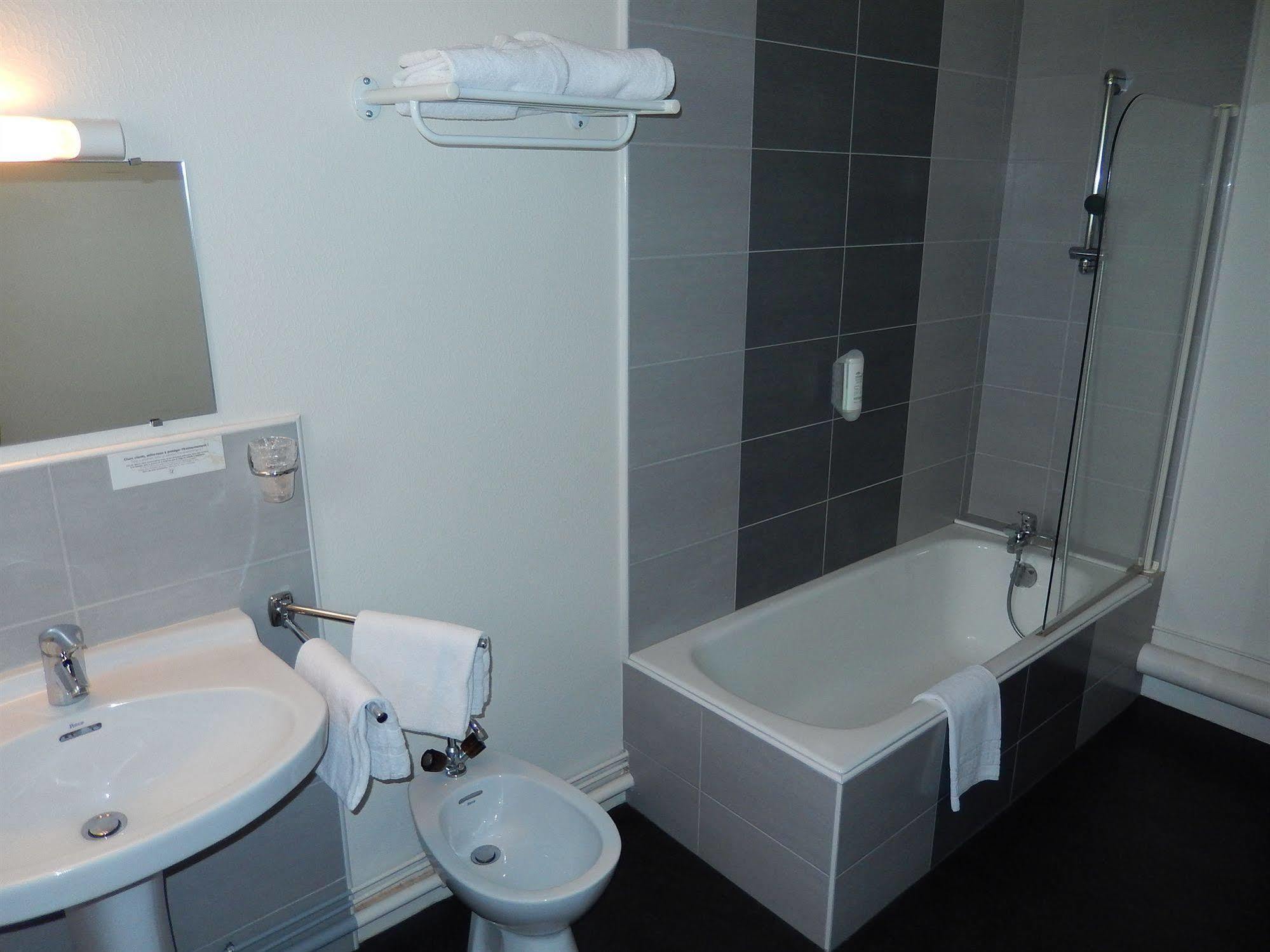 Logis Hotel Lodge La Valette Cesson-Sevigne Luaran gambar