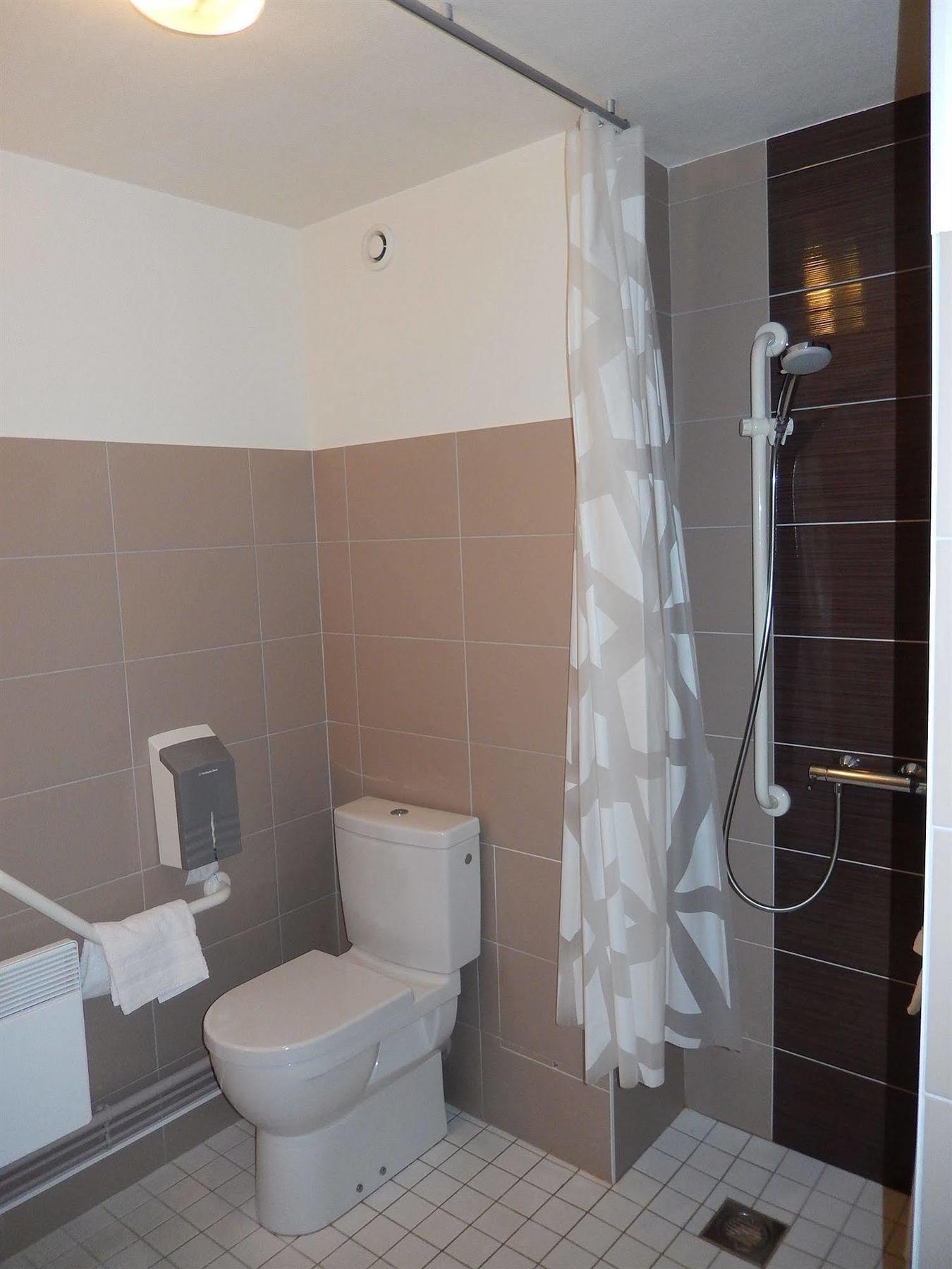 Logis Hotel Lodge La Valette Cesson-Sevigne Luaran gambar
